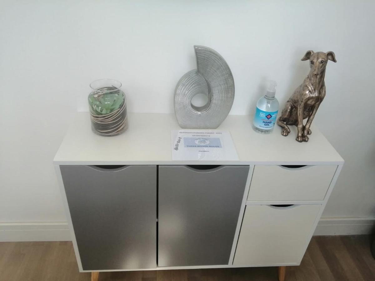 Apartment No 8 - Stay In Style In The Heart Of The Cathedral City. Τρούρο Εξωτερικό φωτογραφία
