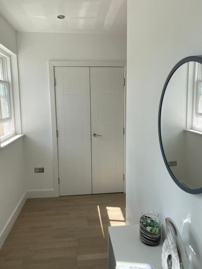 Apartment No 8 - Stay In Style In The Heart Of The Cathedral City. Τρούρο Εξωτερικό φωτογραφία