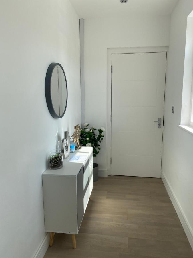 Apartment No 8 - Stay In Style In The Heart Of The Cathedral City. Τρούρο Εξωτερικό φωτογραφία